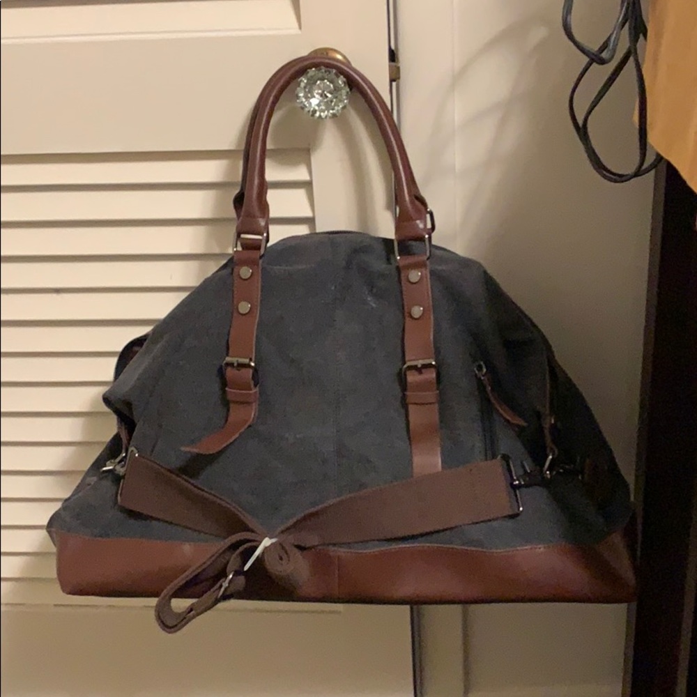 Leaper canvas and leather travel bag. Great shape!